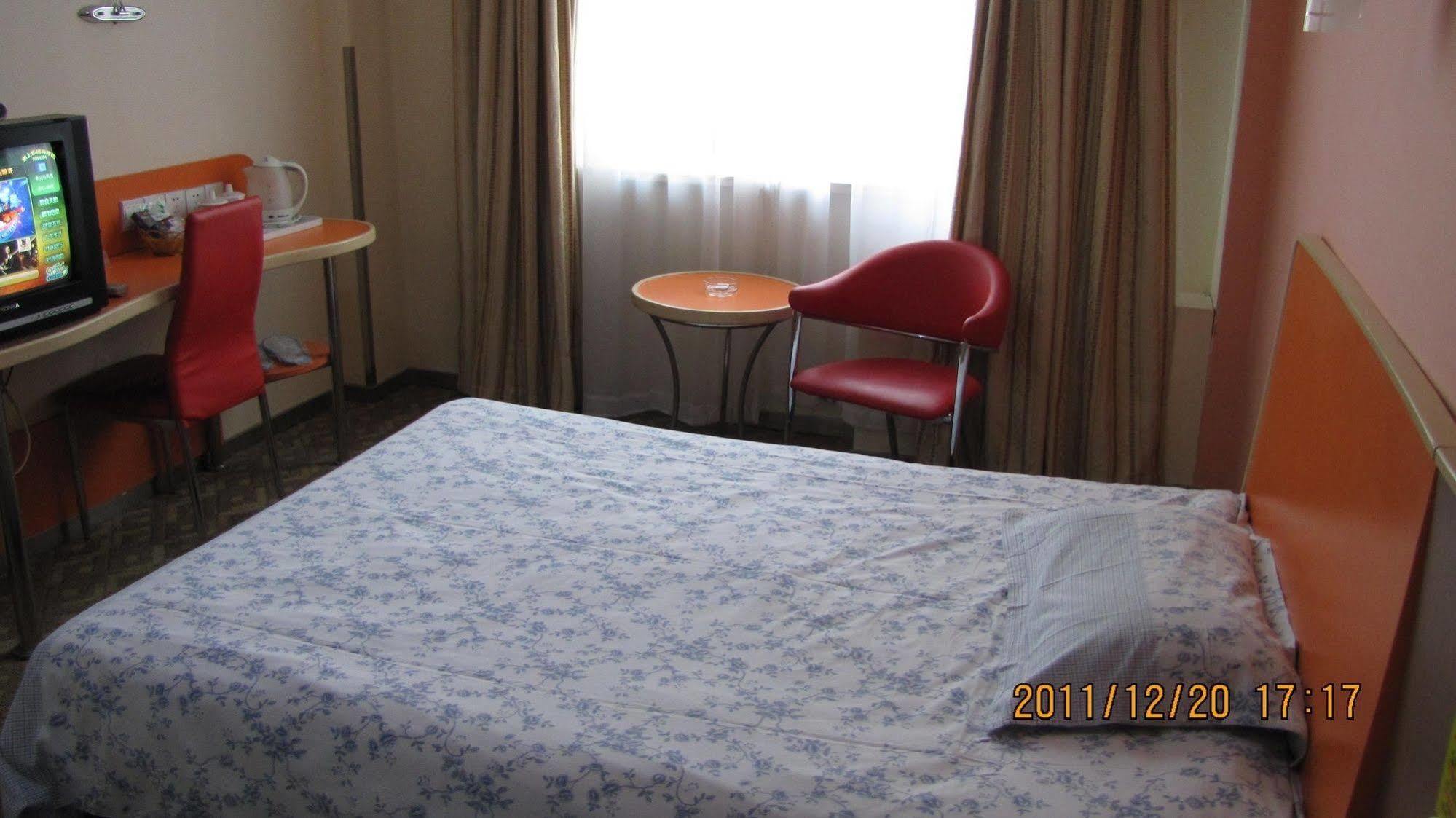 Motel 168 Hotel Urumqi Exterior photo